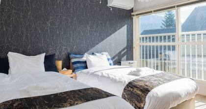 Niseko:ski resort 11min(by car),max. 16 guests!