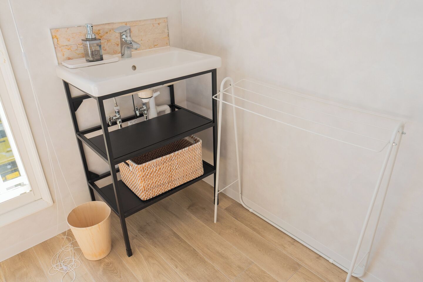 Hårtork, schampo och toalettpapper