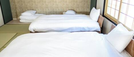 1 bedroom, desk, WiFi