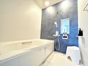 ヘアドライヤー、石鹸、シャンプー