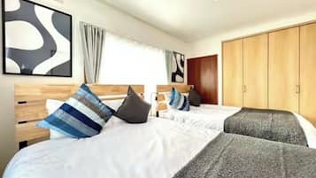 3 bedrooms, Internet