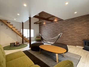 Living area - Play Ground BASE -higashikawa- (Higashikawa)