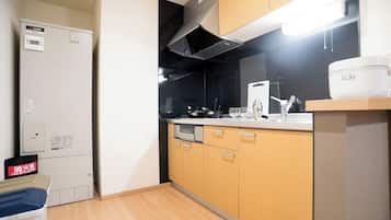 Fridge, microwave, cookware/dishes/utensils