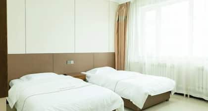 Heihe Bianguan Mingyue Hotel