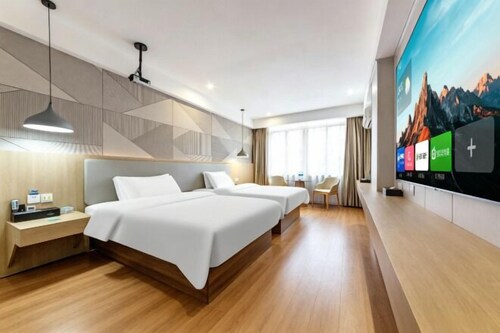 Borrman Hotel (Shaoguan The History East Street Fengcai Building)