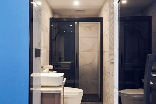 WP Guo Creative Hotel (Cangnan EMU Station Store)