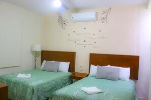 1 bedroom, iron/ironing board, WiFi, bed sheets - Casa Sol y Luna - Apt Doble con Vista al Parque 3 (Mérida)