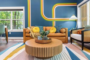 TV connectée, jeux vidéo, table de tennis de table, livres