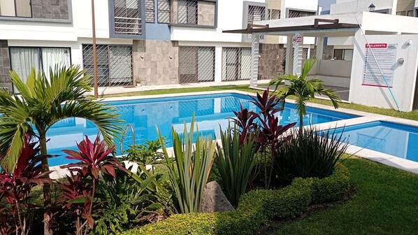 Utomhuspool