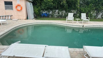 Utomhuspool