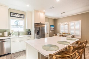 Fridge, microwave, oven, stovetop - Let's Get Laguna Beachin' - Steps to the Beach!-Sleeps 6-Large Patio (Panama City Beach)