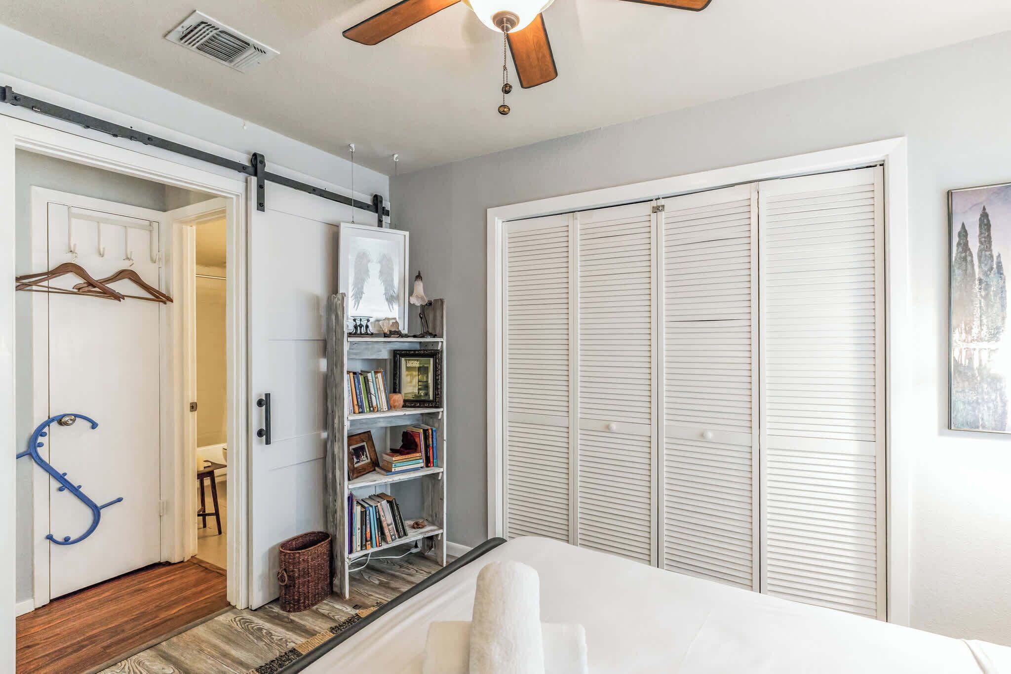 1 bedroom, desk, iron/ironing board, WiFi