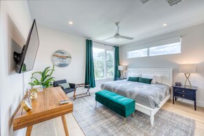 3 slaapkamers, een strijkplank/strijkijzer, wifi, beddengoed
