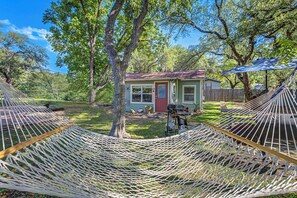 Property grounds - Kingsland Duo – 2 Cottages in 1 w/ Lakeview! (Kingsland)