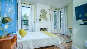 1 bedroom, desk, iron/ironing board, WiFi