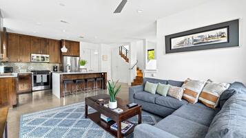 TV, lettore DVD, studio