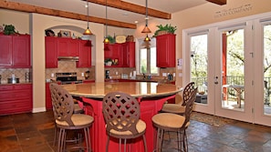 Fridge, microwave, oven, stovetop - Pet Friendly Cabin W/ Communal Pool & Rec. Courts (Spicewood)