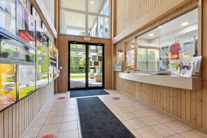 Lobby - The Village at Izatys (Onamia)