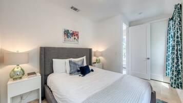 2 habitaciones, tabla de planchar con plancha, wifi y ropa de cama