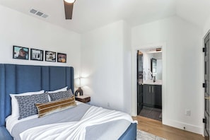 2 chambres, fer et planche à repasser, Wi-Fi, draps fournis
