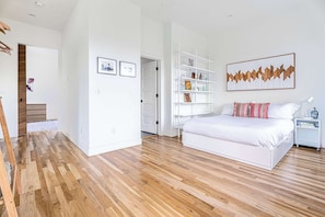 3 bedrooms, iron/ironing board, travel crib, WiFi