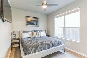 2 habitaciones, tabla de planchar con plancha, wifi y ropa de cama