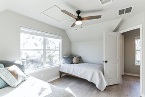 2 bedrooms, iron/ironing board, WiFi, bed sheets