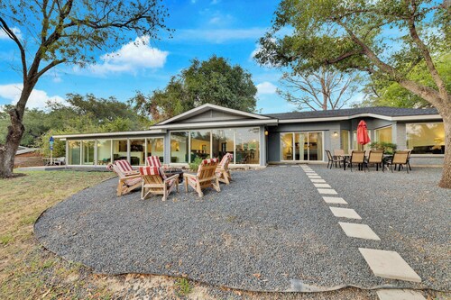 LBJ Beachside Luxury | 24 Guests | Dock + PB