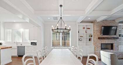 Gated 5 Bedroom | Walkable to East Austin