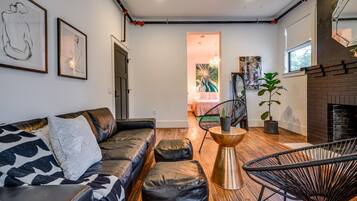 TV, fireplace, offices