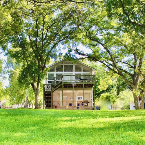 Pet Friendly Retreat on Lake LBJ!