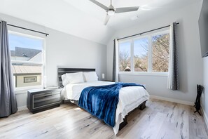3 Schlafzimmer, Bügeleisen/Bügelbrett, Reisekinderbett, WLAN
