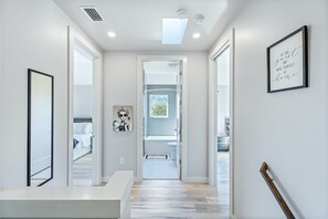 3 室のベッドルーム、アイロン / アイロン台、旅行用ベビーベッド、WiFi