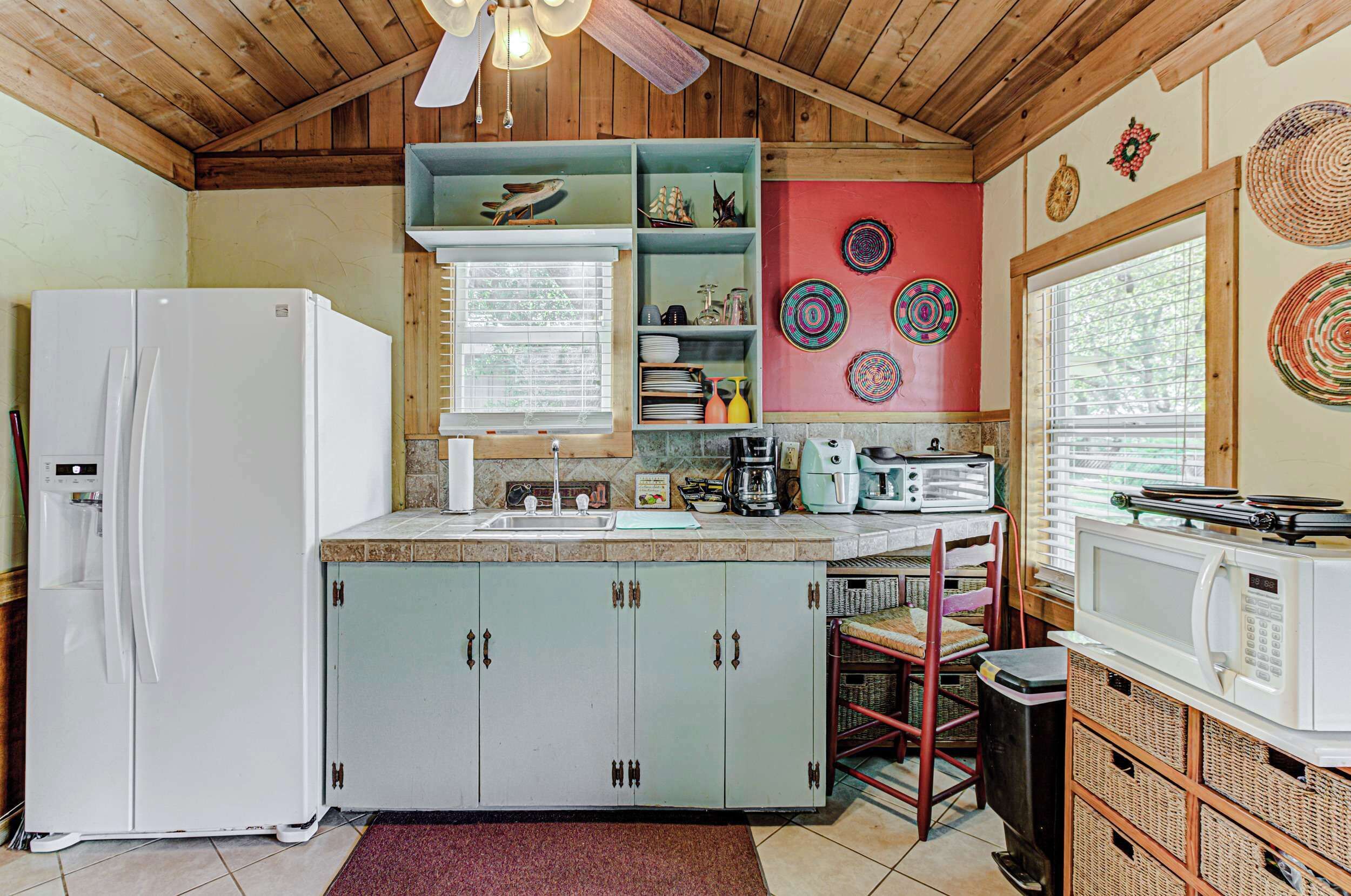 Fridge, microwave, coffee/tea maker, toaster