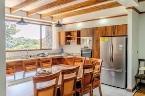 Micro-ondes, plaque de cuisson