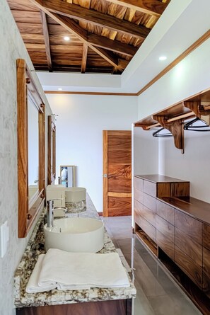 Nicht klassifiziertes Bild, 2 von 74, Schaltfläche