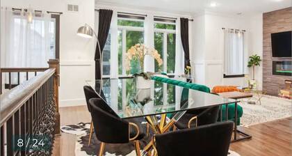 Contemporary Luxury 3 Bdr Apt for 6 +Free Parking