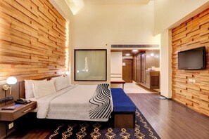 In-room safe, desk, laptop workspace, blackout curtains