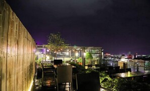 Outdoor dining - Lotus Hotel (Sihui)