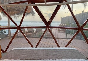 Panorama kamer, uitzicht op strand | Een laptopwerkplek, gratis wifi, beddengoed