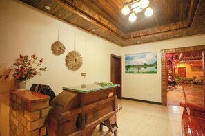 Lobby lounge - Puzhehei Ancient Courtyard (Qiubei)