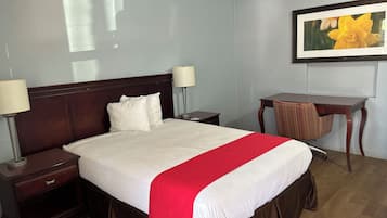 Room, 1 Queen Bed, Non Smoking | In-room safe, iron/ironing board, free WiFi, bed sheets