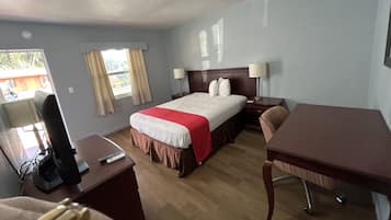 Room, 1 Queen Bed, Non Smoking | In-room safe, iron/ironing board, free WiFi, bed sheets