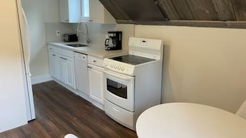 Mikroaaltouuni, uuni, liesi, astianpesukone