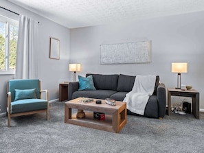 Älytelevisio, videopelejä, työhuone