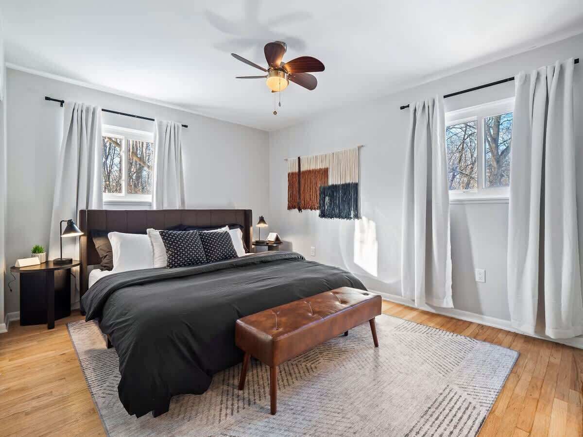 4 chambres, fer et planche à repasser, lit parapluie, Wi-Fi gratuit