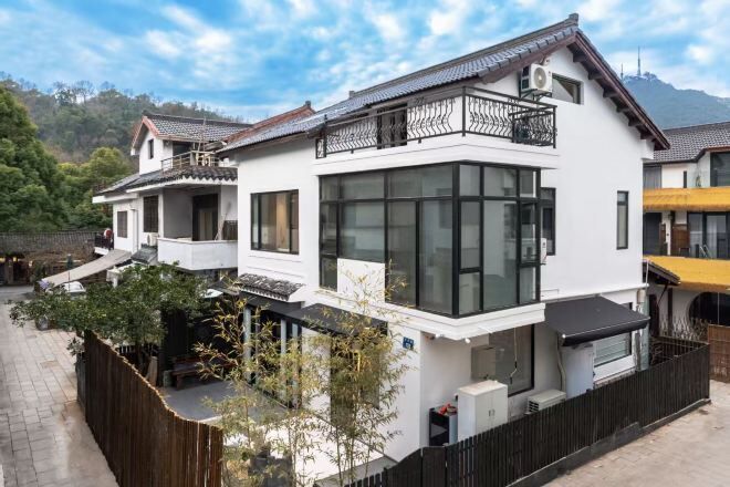 المنشأة من الخارج