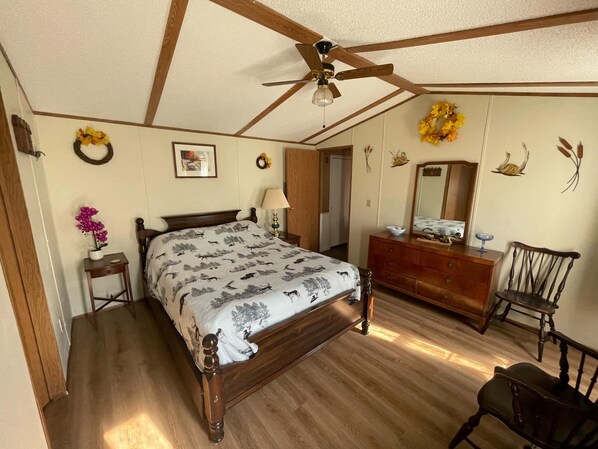 3 bedrooms, WiFi, bed sheets