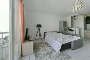 1 bedroom, WiFi, bed sheets