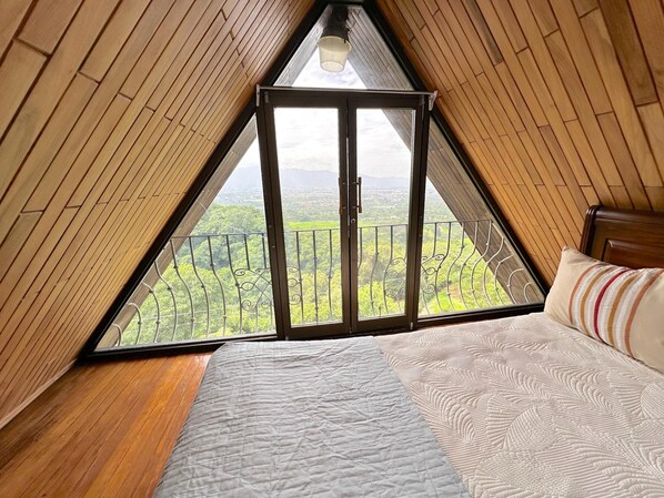 Firemannsrom – deluxe, byutsikt | Strykejern/-brett og wi-fi (inkludert)